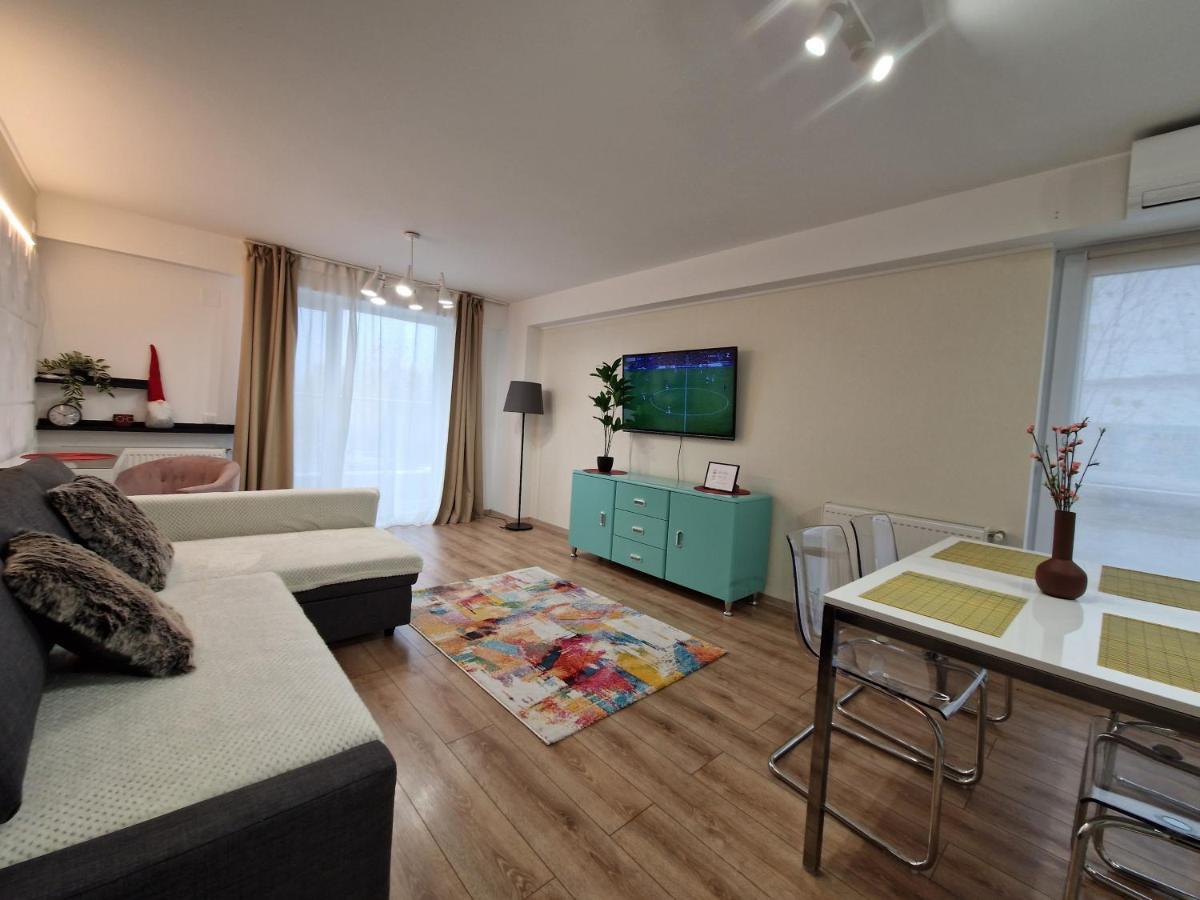 Golden Airport Residence オトペニ エクステリア 写真