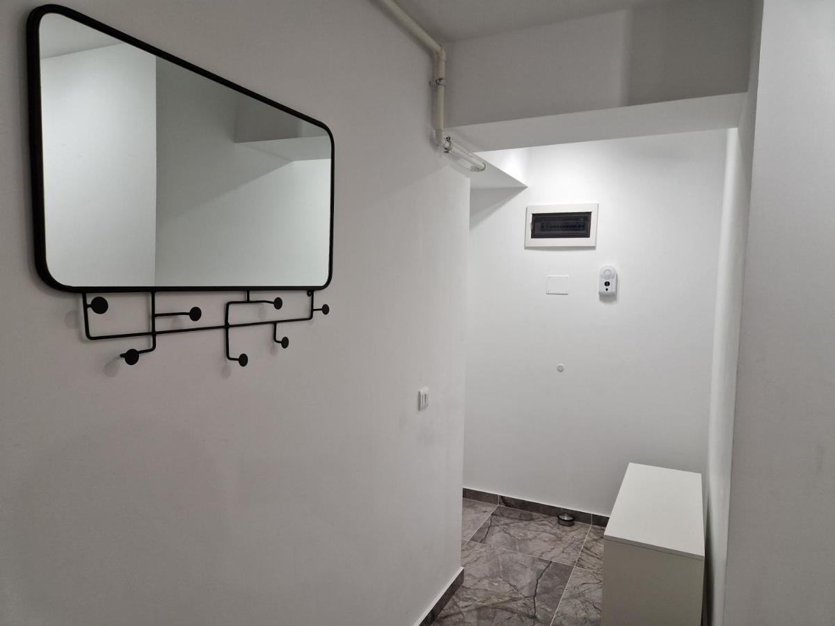 Golden Airport Residence オトペニ エクステリア 写真
